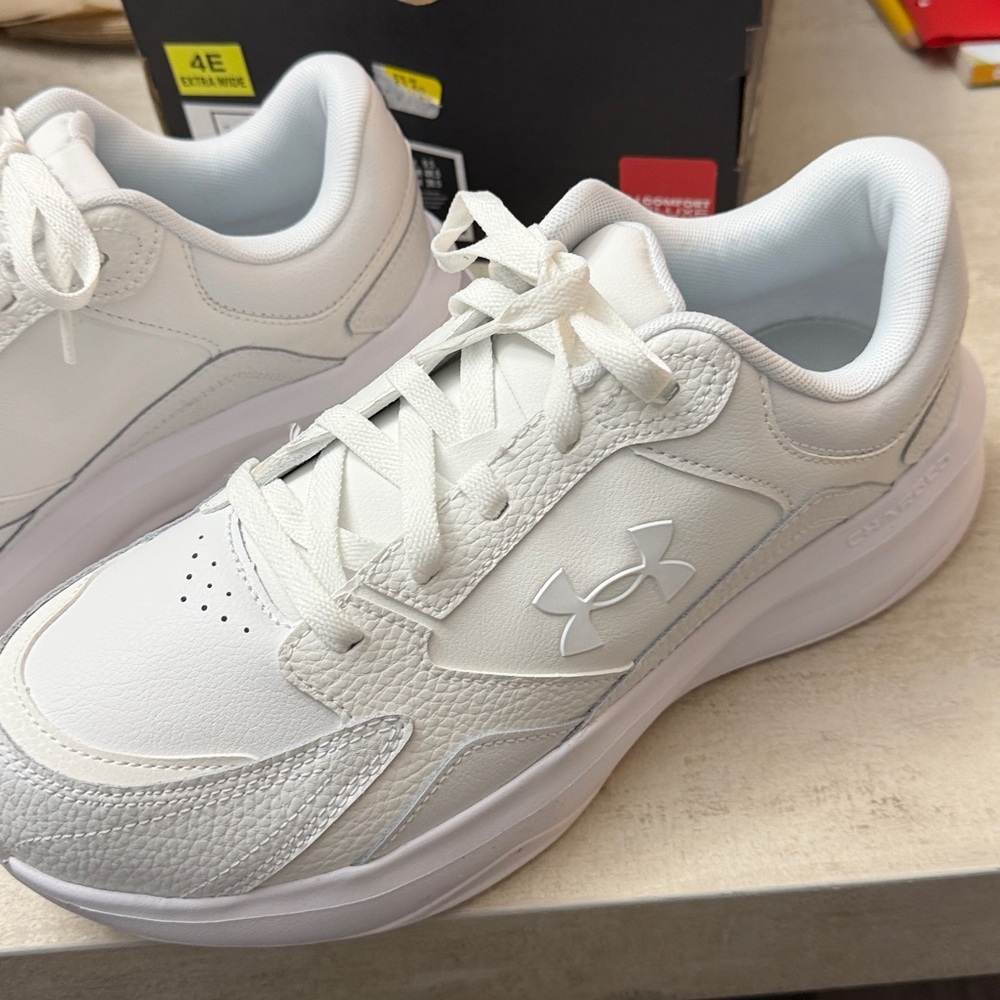 Extra wide!! 4E Under Armour Edge Lthr white Athletic Sneakers - Picture 8 of 14